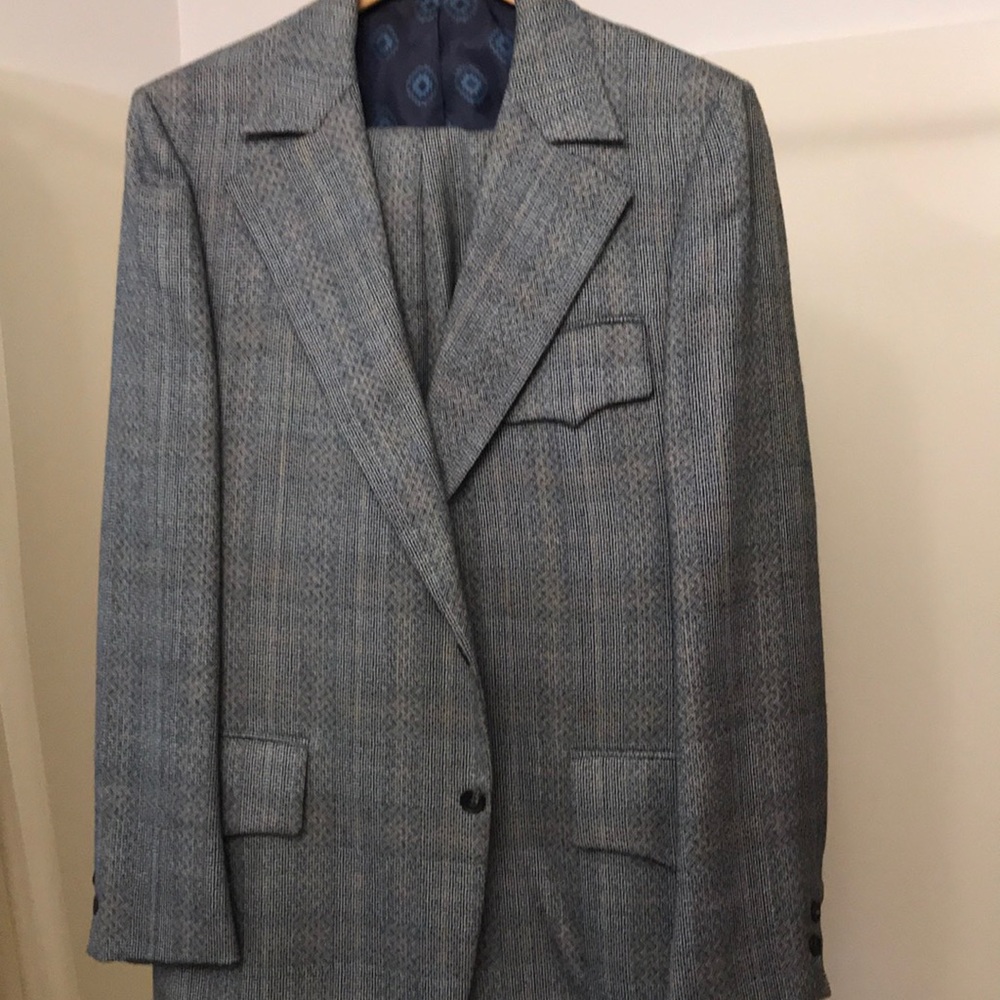Men’s Petrocelli Suit From Jacobson’s